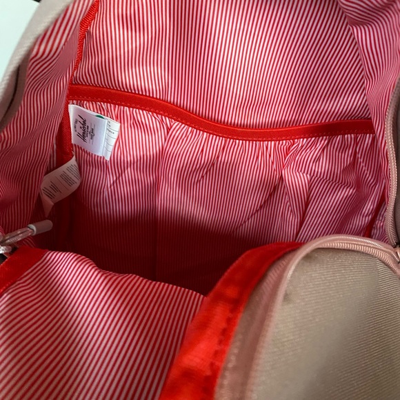 Herschel Backpack - Picture 2 of 8
